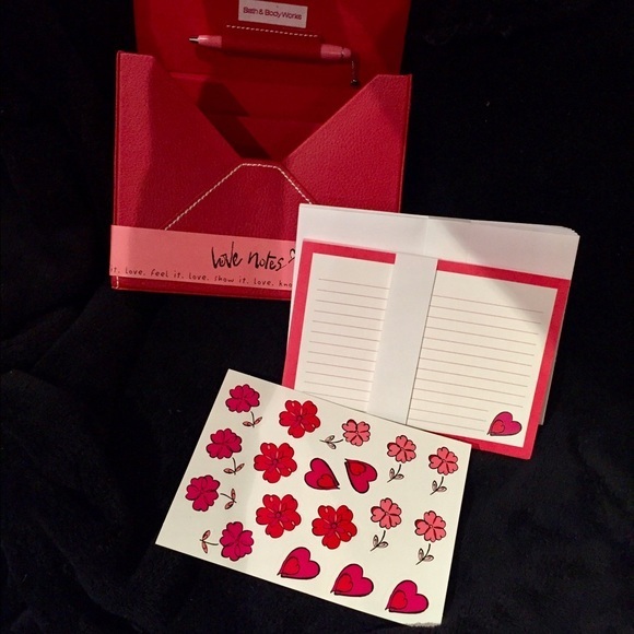 Bath & Body Works Other - Stationary Set Keepsake Box 20 Love Notes -NWT
